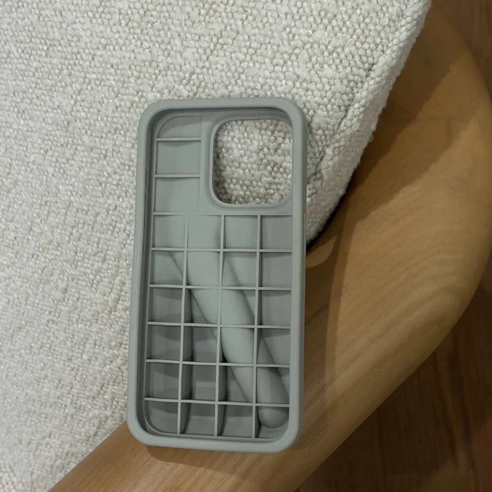 rhode iPhone 15 pro case - Picture 2 of 2